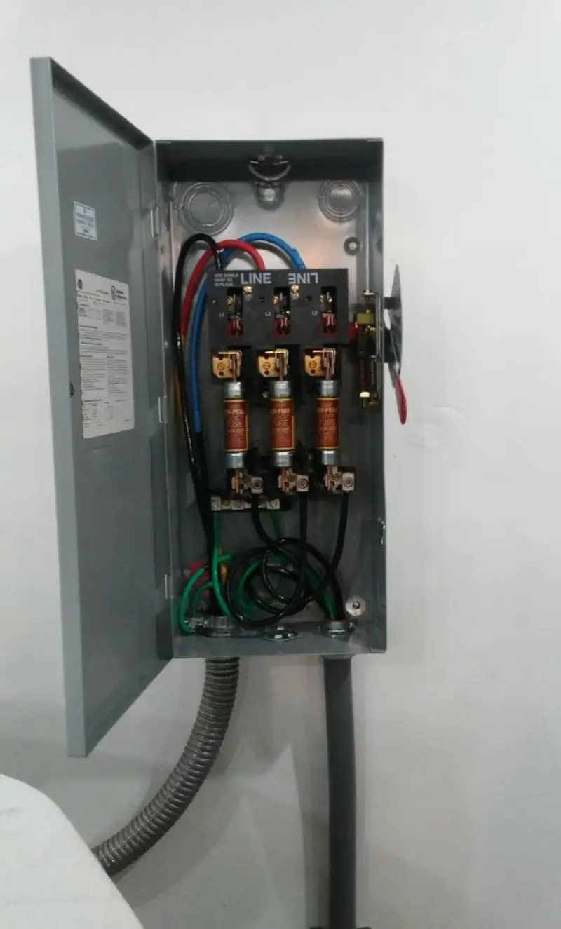 Three-phase disconnect switch installed for Smoke Detector Installation in Allen